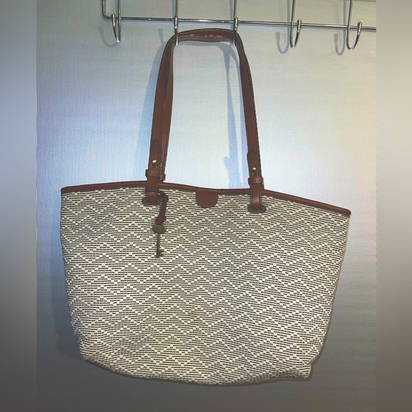 Large FOSSIL Tote - Picture 1 of 8